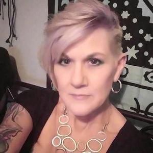 Meet your Posher, Claire